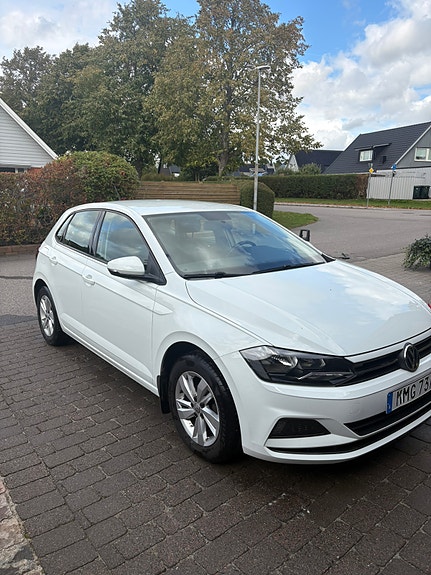 Volkswagen Polo 2 of 9