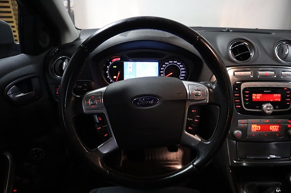 Ford Mondeo 18 of 23