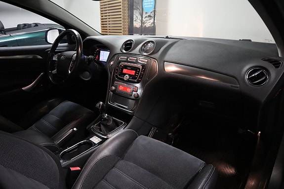 Ford Mondeo 12 of 23