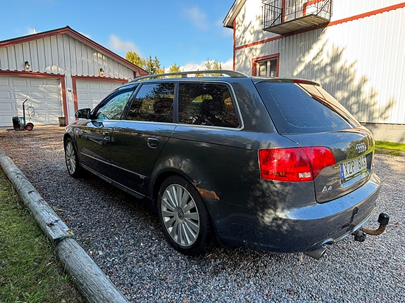 Audi A4 8 of 12