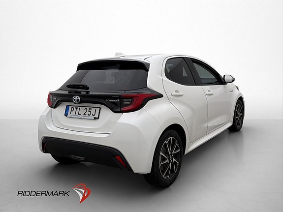 Toyota Yaris 8 of 30