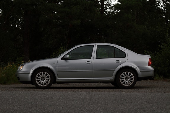 Volkswagen Bora 2 of 15