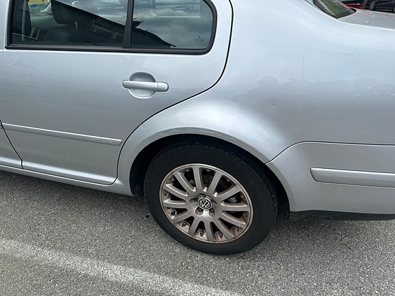 Volkswagen Bora 6 of 15