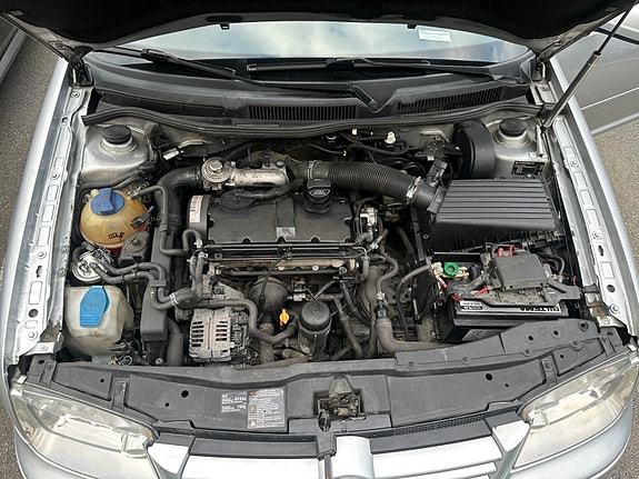 Volkswagen Bora 8 of 15