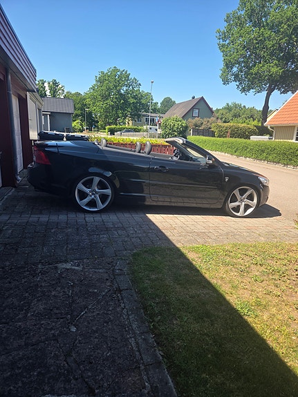 Volvo C70 3 of 7