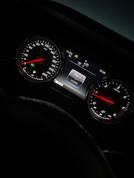 Mercedes-Benz E220 d 7 of 12