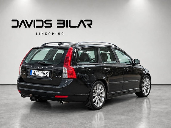 Volvo V50 3 of 5