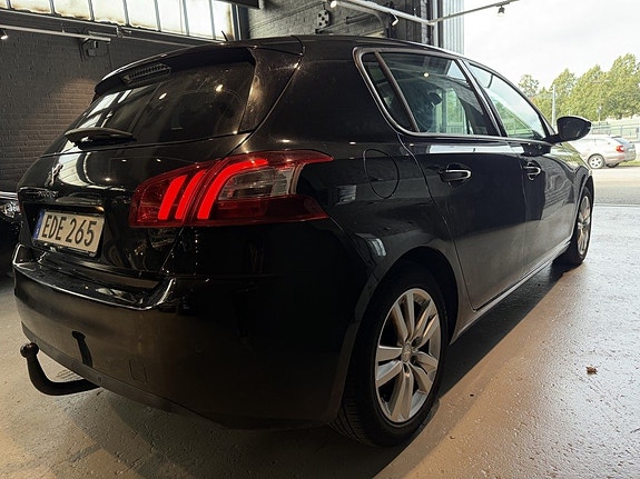 Peugeot 308 4 of 10