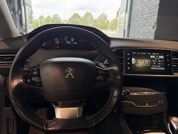 Peugeot 308 8 of 10