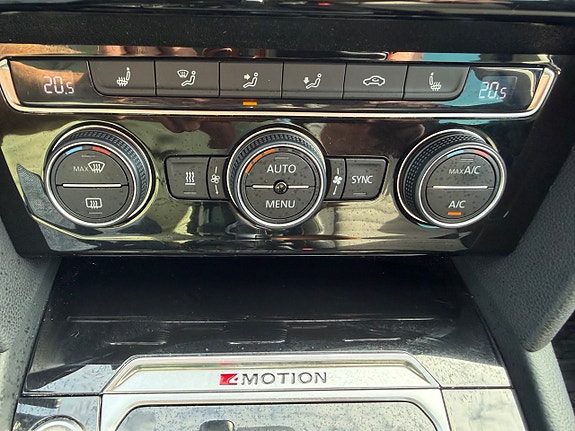 Volkswagen Passat 14 of 20
