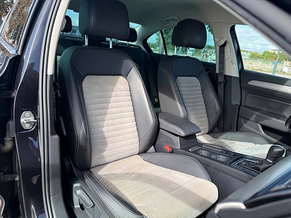 Volkswagen Passat 12 of 20