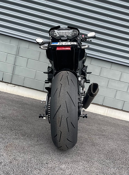 Yamaha MT-10 3 of 3