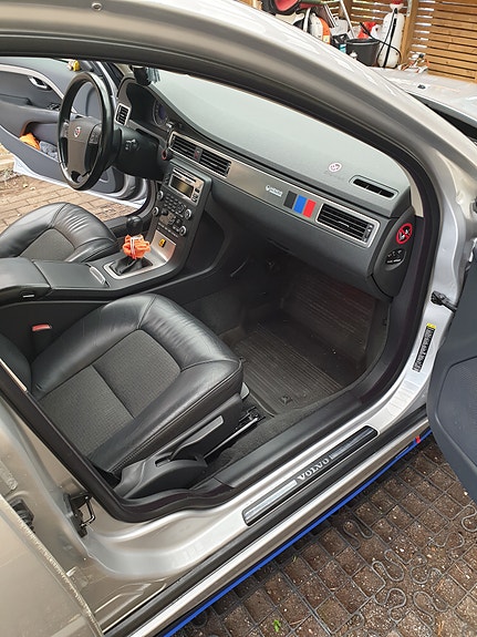 Volvo V70 7 of 8