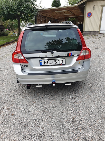Volvo V70 3 of 8