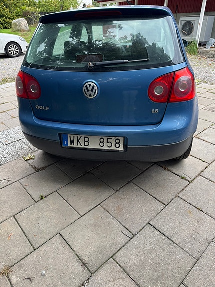 Volkswagen Golf V 2 of 5
