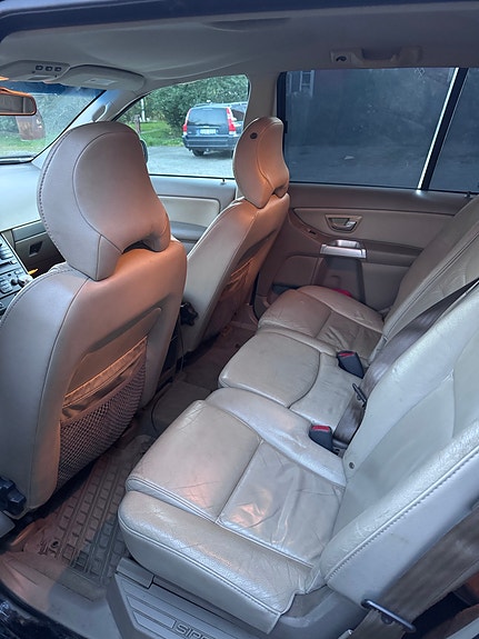 Volvo XC90 5 of 9