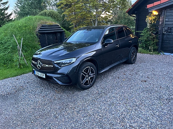 Mercedes-Benz GLC300 de 2 of 6