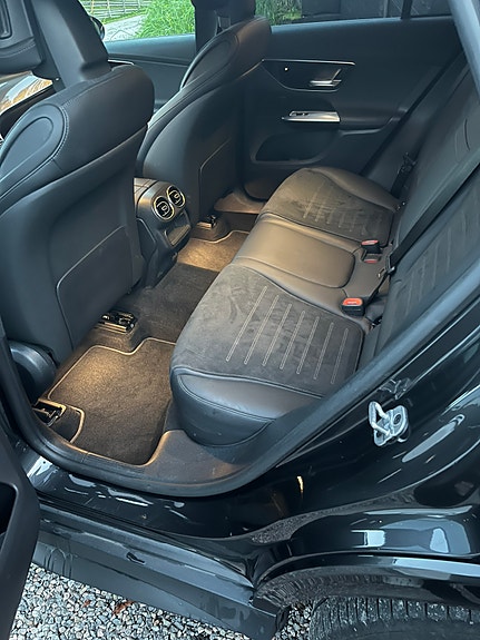 Mercedes-Benz GLC300 de 5 of 6