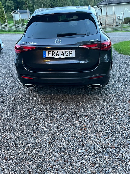 Mercedes-Benz GLC300 de 3 of 6