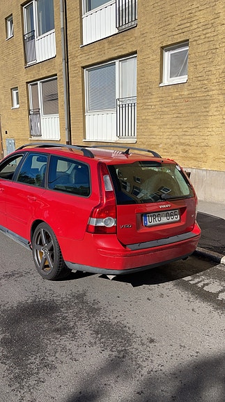 Volvo V50 2 of 13