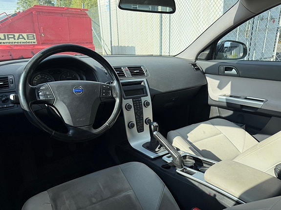 Volvo V50 8 of 18