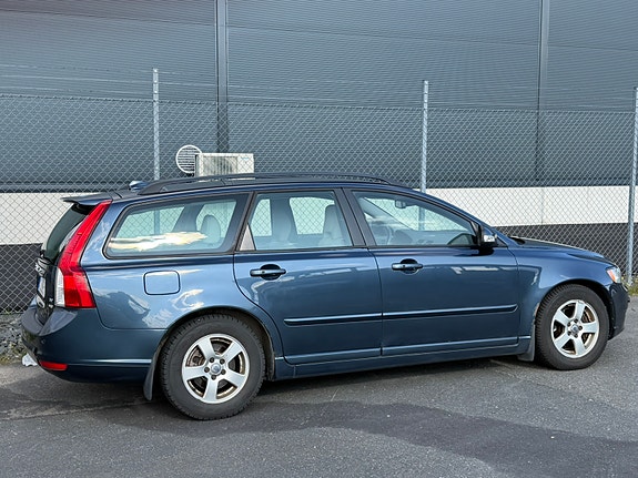 Volvo V50 3 of 18