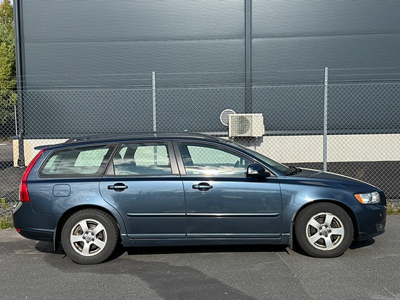 Volvo V50 2 of 18