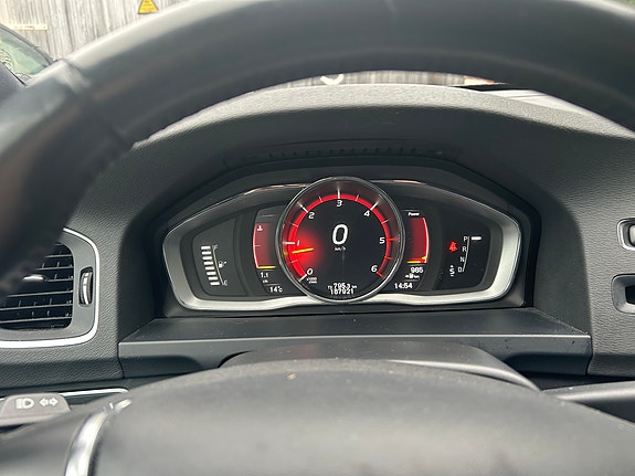 Volvo V60 Cross Country 7 of 9