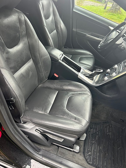 Volvo V60 Cross Country 9 of 9