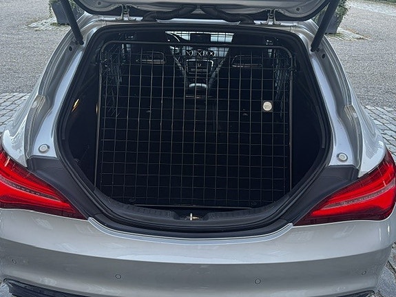 Mercedes-Benz CLA250 14 of 16