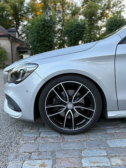 Mercedes-Benz CLA250 6 of 16