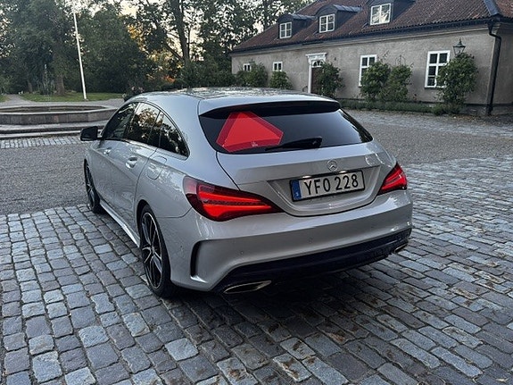 Mercedes-Benz CLA250 8 of 16