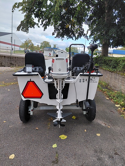 Crescent 430 styrpulpet med 20 hk Johnson + Trailer 20 of 30