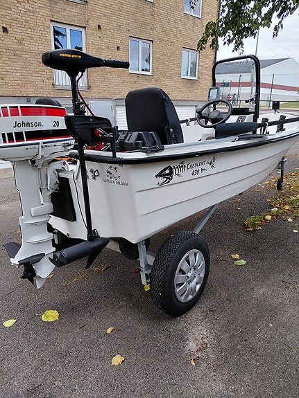 Crescent 430 styrpulpet med 20 hk Johnson + Trailer 14 of 30