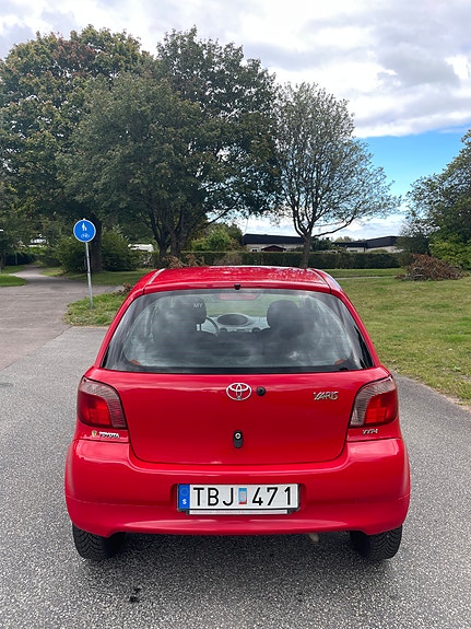 Toyota Yaris 5 of 11