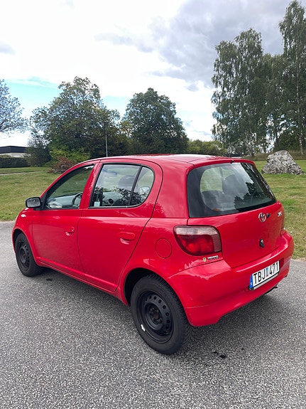 Toyota Yaris 6 of 11