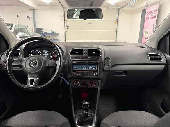 Volkswagen Polo 18 of 23