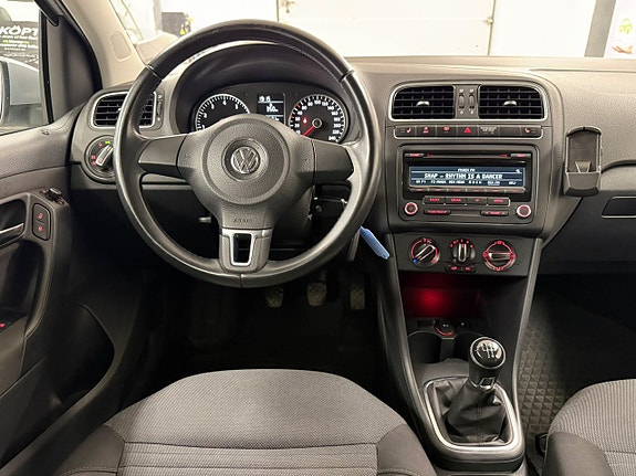 Volkswagen Polo 19 of 23