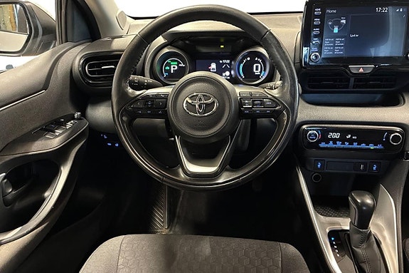 Toyota Yaris 10 of 27