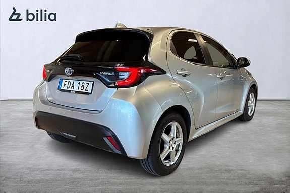 Toyota Yaris 19 of 27