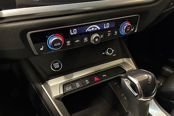 Audi Q3 22 of 24