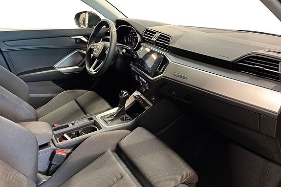 Audi Q3 7 of 24