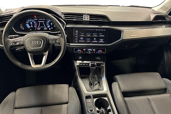 Audi Q3 8 of 24