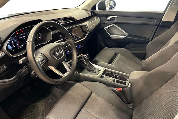 Audi Q3 10 of 24