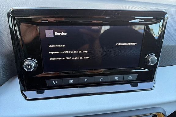 Seat Arona 19 of 22