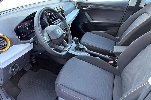 Seat Arona 11 of 22