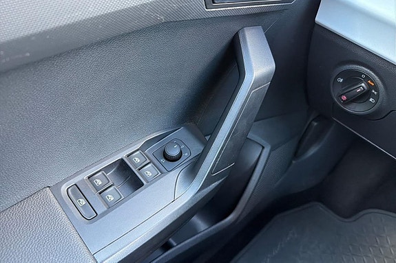 Seat Arona 22 of 22