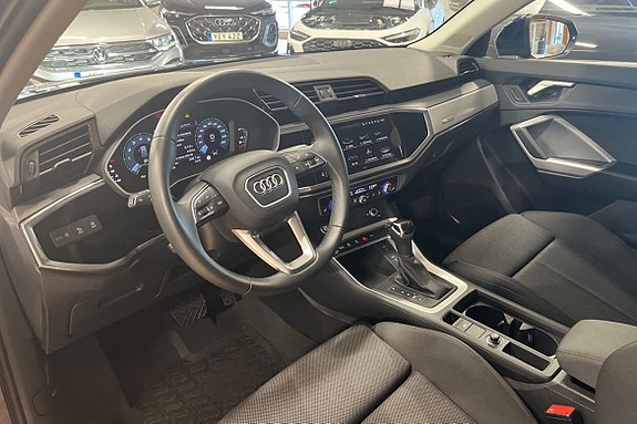 Audi Q3 20 of 25