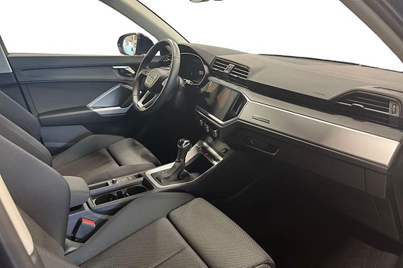 Audi Q3 7 of 25