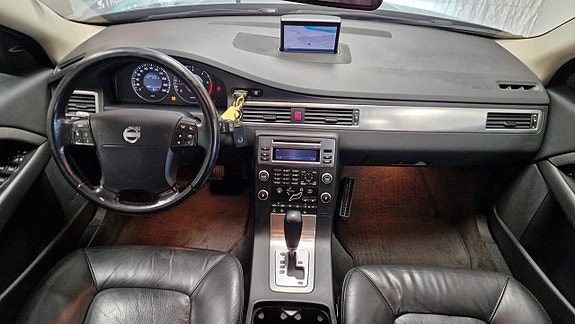 Volvo XC70 9 of 20